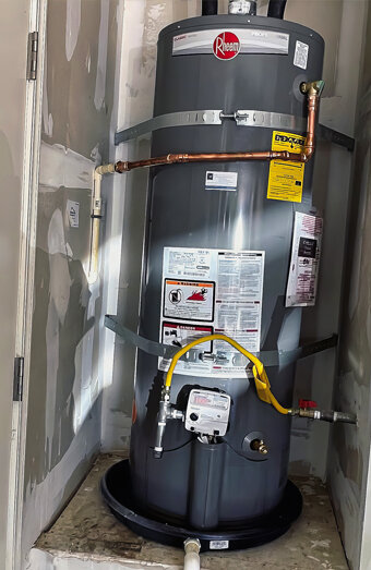 https://eastperthhotwater.com.au/uploads/2025/06/electric-hot-water-system-32635.jpg