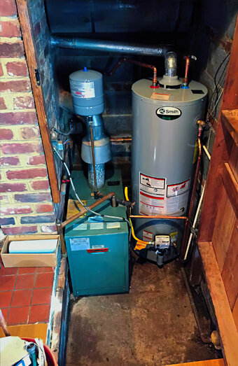 https://eastperthhotwater.com.au/uploads/2025/06/gas-hot-water-system-50310.jpg