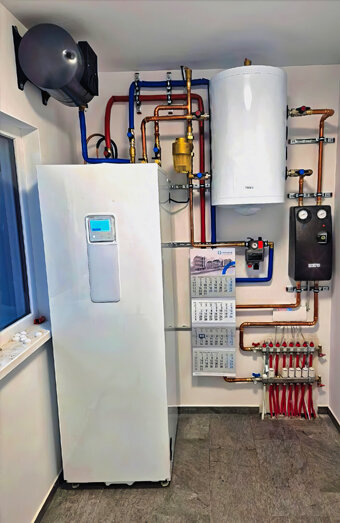 https://eastperthhotwater.com.au/uploads/2025/06/hot-water-13140.jpg
