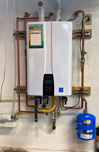 https://eastperthhotwater.com.au/uploads/2025/06/instant-hot-water-systems-42978.jpg